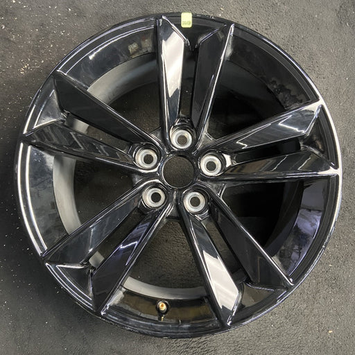 18" MUSTANG 24-25 18x8.5, Original OEM Wheel Rim - Front View