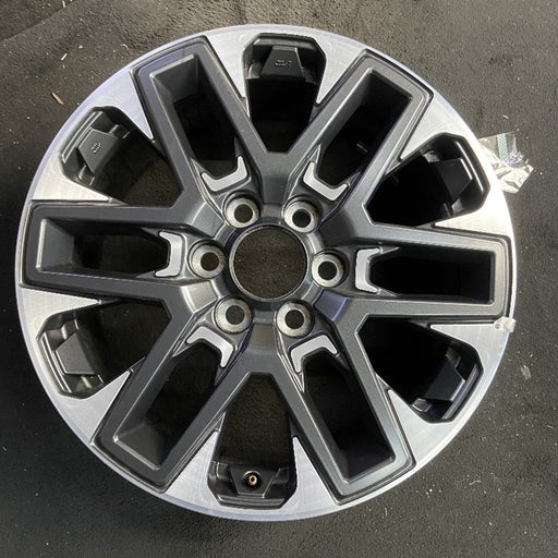 20" SEQUOIA 23-25 20x8, open spoke , machined face with black pockets Original - Front View