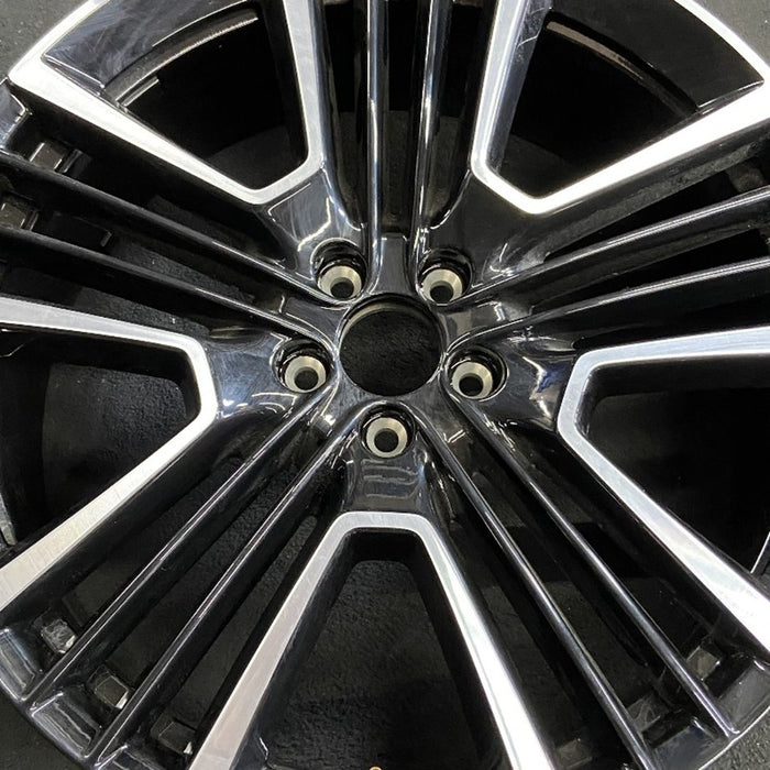 21" XC40 19-21 21x8 Original OEM Wheel Rim - Angle View