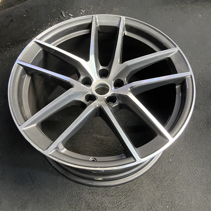 20" PORSCHE MACAN 22-26 20x10, , V spoke, silver dark gray pockets Original OEM - View 7