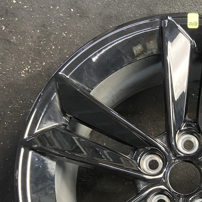 18" MUSTANG 24-26 18x8.5, Original OEM Wheel Rim - Side Profile