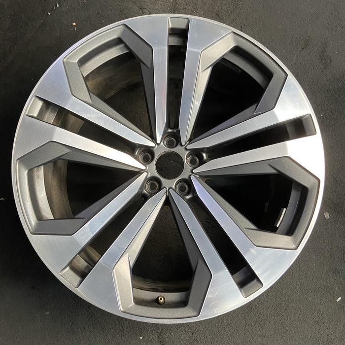 22" Q8 19-22 22x10 , , double spoke Original OEM Wheel Rim - Additional View