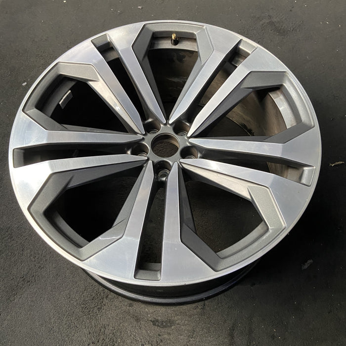 22" Q8 19-22 22x10 , , double spoke Original OEM Wheel Rim - View 8