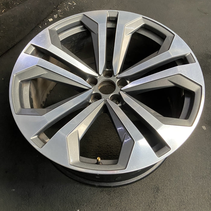 22" Q8 19-22 22x10 , , double spoke Original OEM Wheel Rim - View 7