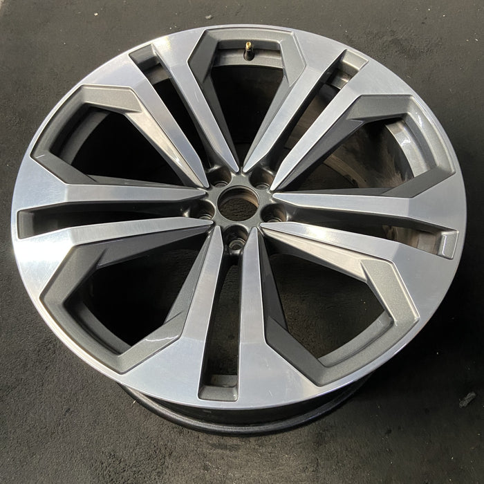 22" Q8 19-22 22x10 , , double spoke Original OEM Wheel Rim - View 8