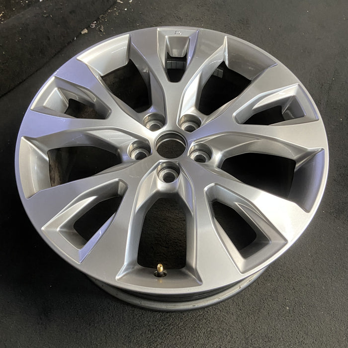 20" GRAND HIGHLANDER 24-26 20x8 , , Y spoke, silver Original OEM Wheel Rim - View 7