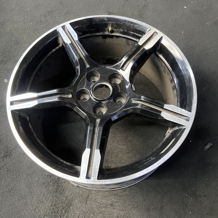 19" MUSTANG 19-20 19x8.5 , 5 spoke, machined face with pockets Original OEM - View 8
