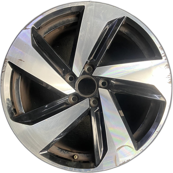 18" GOLF GTI 19-20 18x7.5 , , silver black, lug surround Original OEM Wheel Rim - Front View