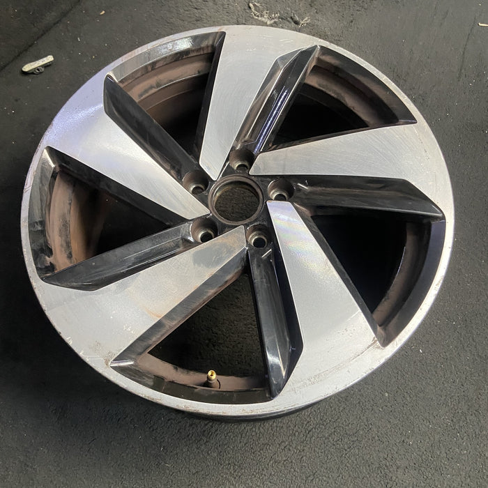 18" GOLF GTI 19-20 18x7.5 , , silver black, lug surround Original OEM Wheel Rim - View 7