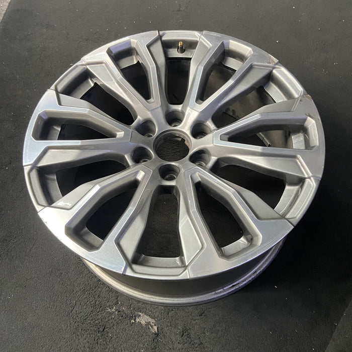22" YUKON 21-24 22x9, 12 spoke, machined face with gray pockets Original OEM - View 8
