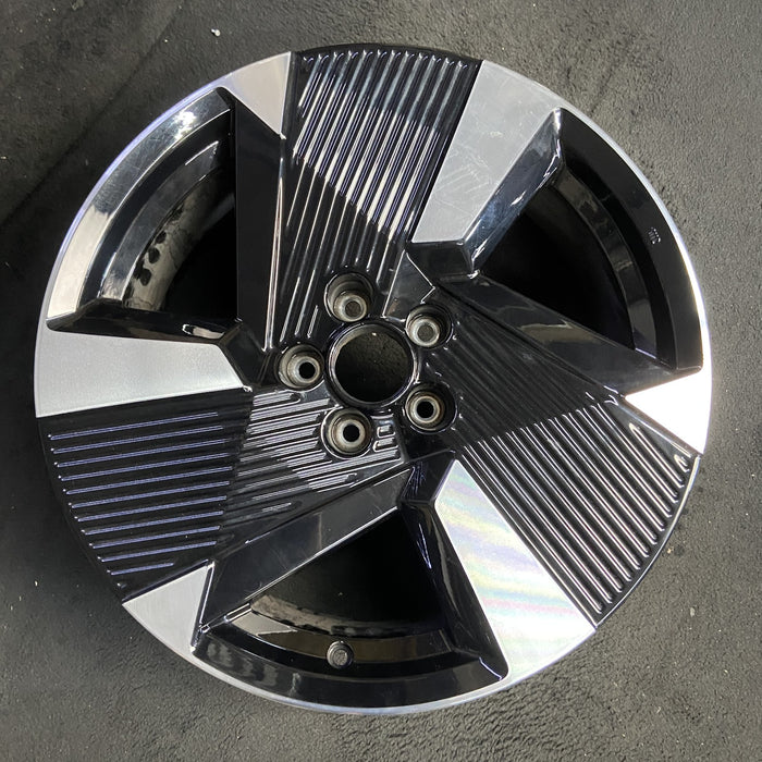 19" KICKS 25 , 19x7.5 , triple spoke Original OEM Wheel Rim - Additional View