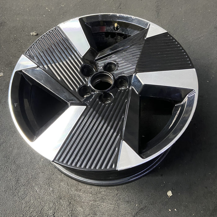 19" KICKS 25 , 19x7.5 , triple spoke Original OEM Wheel Rim - View 8