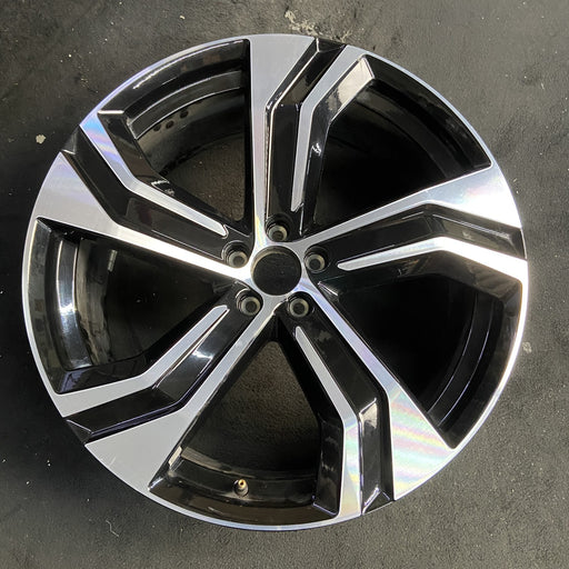 22" VOLVO XC90 20-25 22x9 , 5 grooved spoke Original OEM Wheel Rim - Additional View