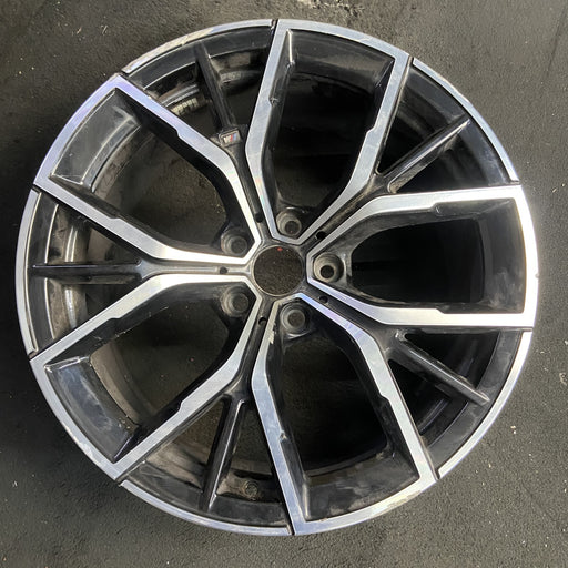 19" 530e 21-23 19x8, 5 Y spoke, silver black Original OEM Wheel Rim - Additional View