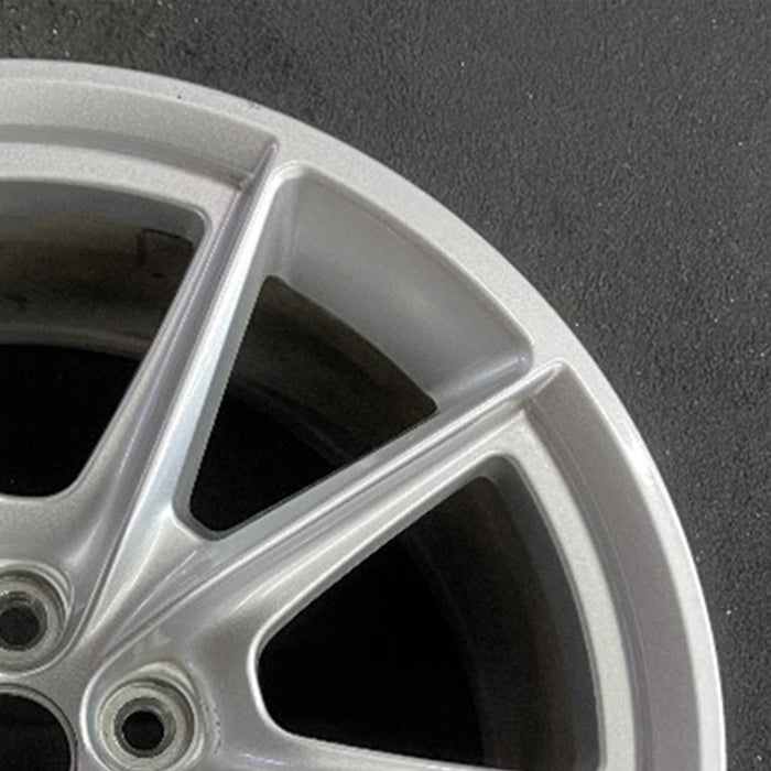 19" MUSTANG 24-26 19x8.5, , V spoke Original OEM Wheel Rim - Close-Up Detail