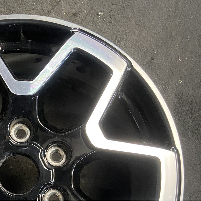 18" BRONCO 21-26 18x7.5, Original OEM Wheel Rim - Close-Up Detail
