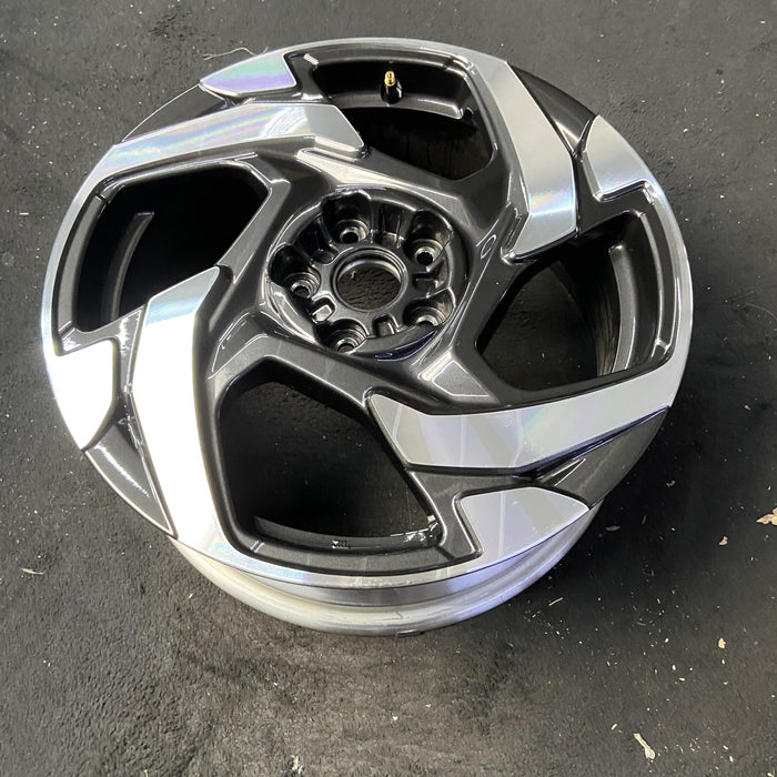 18" XV CROSSTREK 26 18x7 , 4 spoke, machined face with pockets Original OEM - View 8