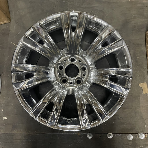19" BMW X5 07-13 19x10 , 7 spoke, V spoke, exposed lug nuts Original OEM Wheel - Additional View