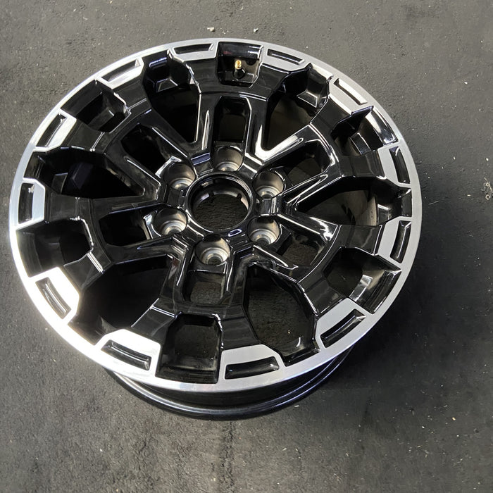 18" CANYON 26 18x8.5, machined face Original OEM Wheel Rim - View 8