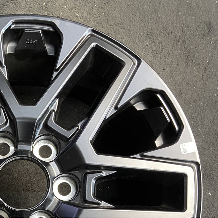 20" SEQUOIA 23-26 20x8, open spoke , matte black Original OEM Wheel Rim - Close-Up Detail