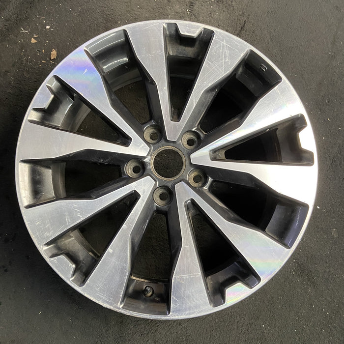 18" LEGACY 17 18x7 , inlay Original OEM Wheel Rim - MACHINED GREY - Additional View