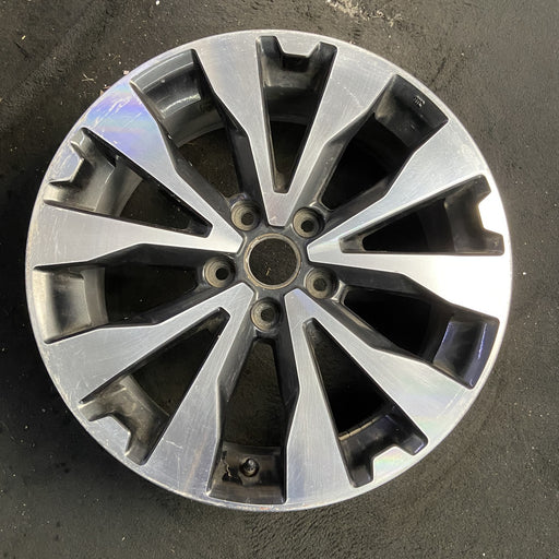 18" LEGACY 17 18x7 , inlay Original OEM Wheel Rim - MACHINED GREY - Additional View