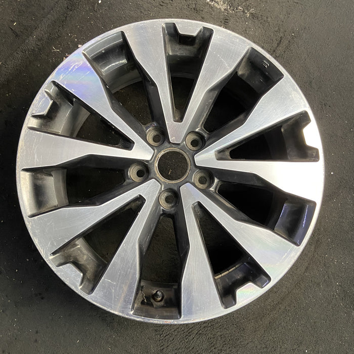 18" LEGACY 17 18x7 , inlay Original OEM Wheel Rim - MACHINED GREY - Additional View