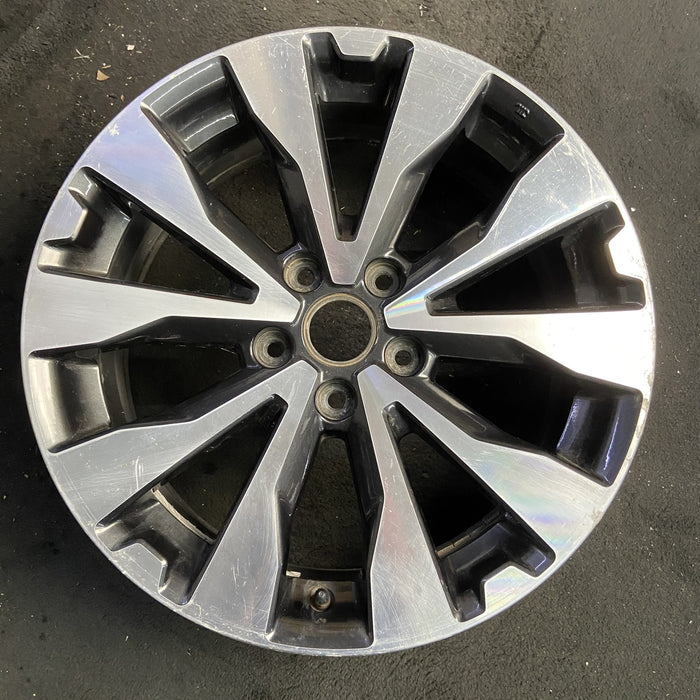 18" LEGACY 17 18x7 , inlay Original OEM Wheel Rim - MACHINED GREY - Additional View
