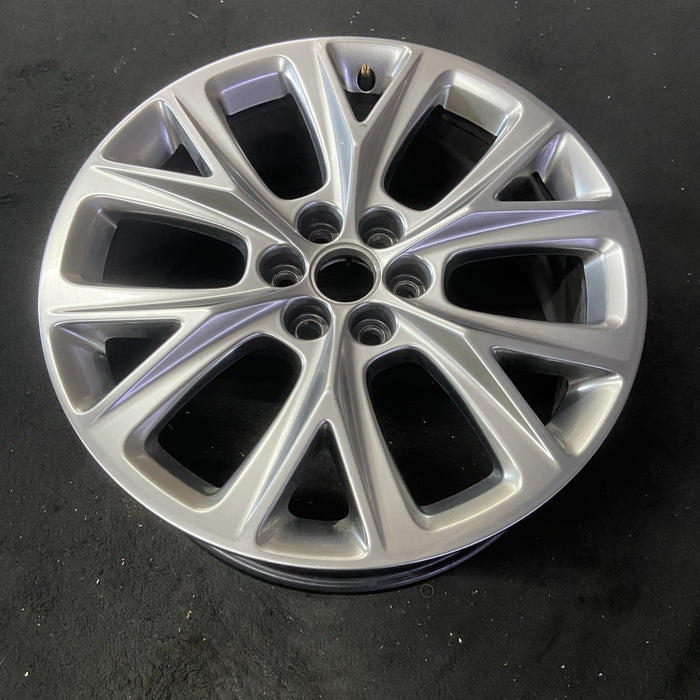 20" XT5 20-21 20x8, 12 spoke, pearl nickel Original OEM Wheel Rim - View 8