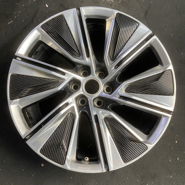 22" LYRIQ 23 22x9.5 Original OEM Wheel Rim - POLISHED BLACK - Additional View