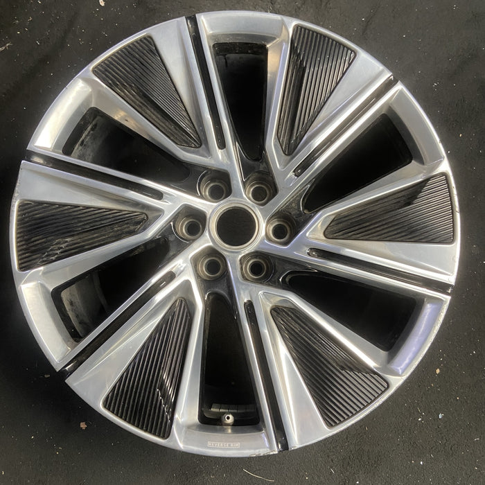 22" LYRIQ 23 22x9.5 Original OEM Wheel Rim - POLISHED BLACK - Additional View