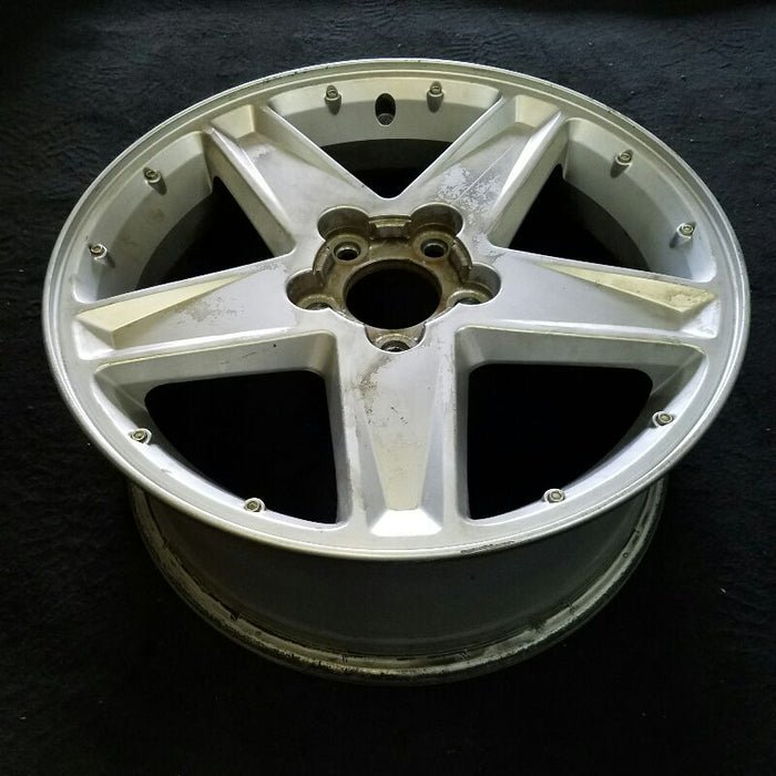 17" EQUINOX 05-06 17x7, Original OEM Wheel Rim - Close-Up Detail