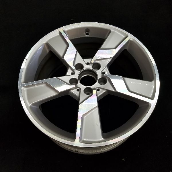 18" Mercedes-Benz E550 Original OEM Wheel Rim - Close-Up Detail