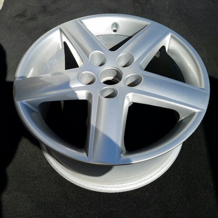 17" AUDI A3 06 17x7.5 , 5 spoke, w/o indented spokes at end Original OEM Wheel - Close-Up Detail