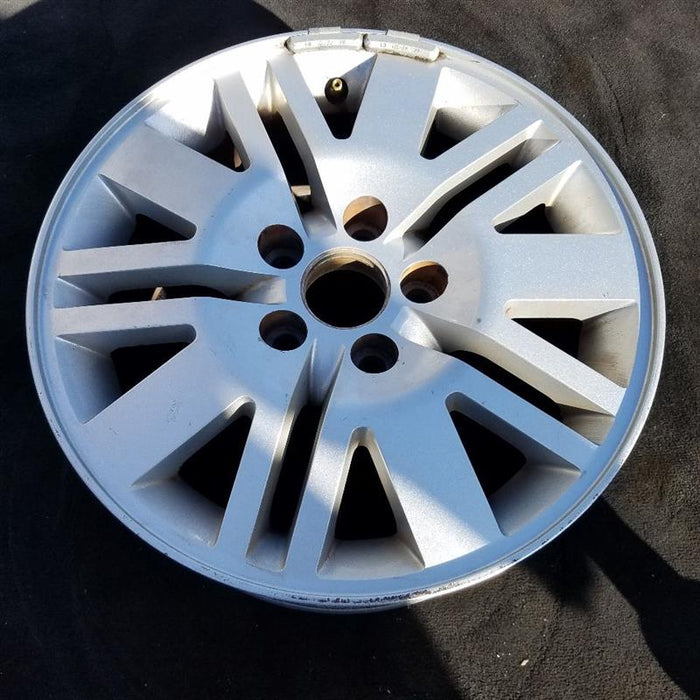 16" MARINER 05 16x7 aluminum 15 spoke machined 5x3 pattern Original OEM Wheel - Close-Up Detail