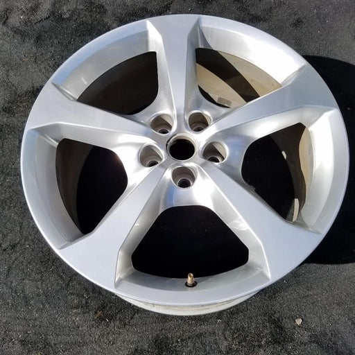 20" CAMARO 13-14 20x9 rear 5 spoke silver opt R42 midnight silver Original OEM - Angle View