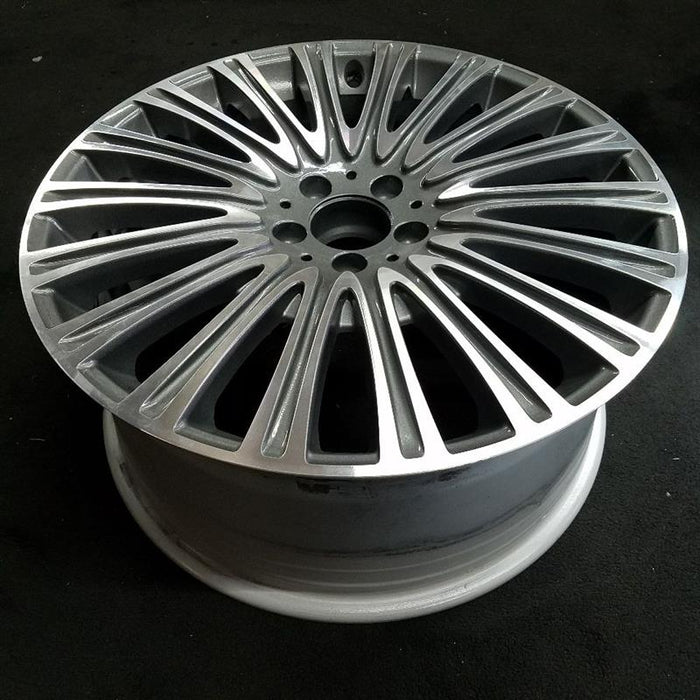 20" Mercedes-Benz E-Class Original OEM Wheel Rim - Close-Up Detail