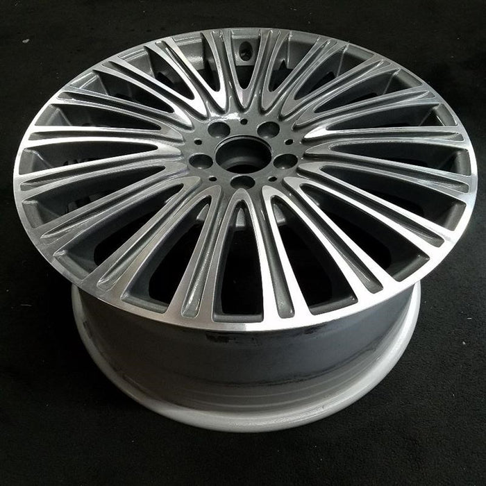 20" Mercedes-Benz E-Class Original OEM Wheel Rim - Close-Up Detail