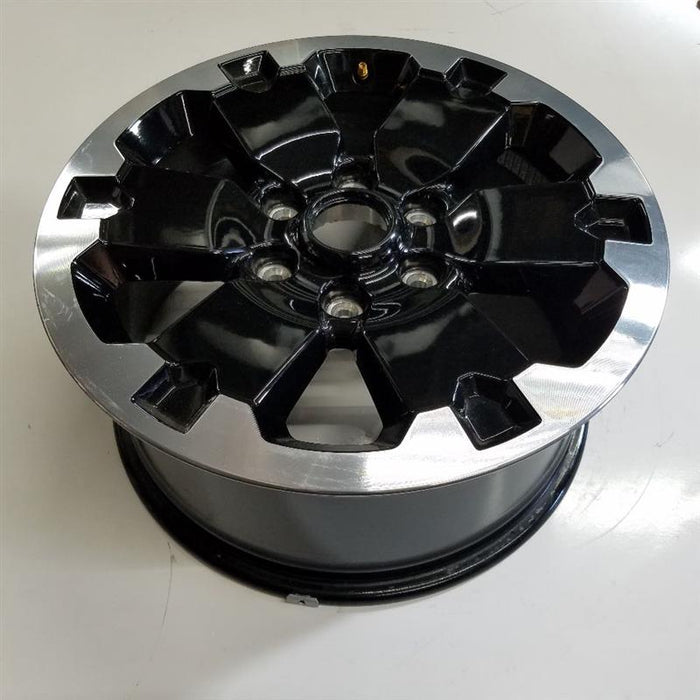 18" RANGER 21-22 18x8 aluminum 6 spoke machined edge black center Original OEM - Close-Up Detail