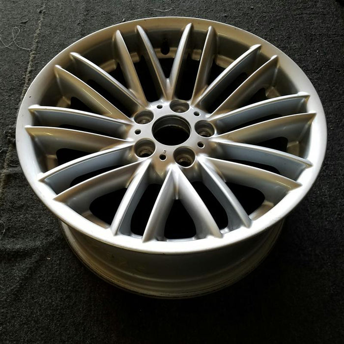 18" BMW 745i 02-05 18x8 , 10 spoke, V spoke design Original OEM Wheel Rim - Close-Up Detail