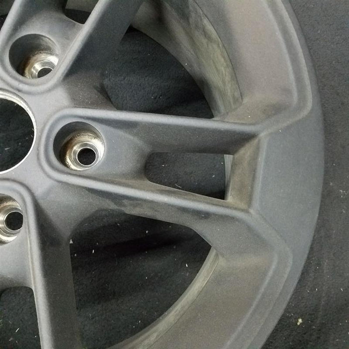 17" WRANGLER 18 VIN W 6th digit JK body 17x7.5 5 spoke open spoke Original OEM - Close-Up Detail