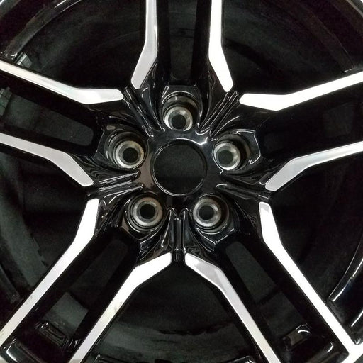 18" MUSTANG 18-23 18x8 , 10 spoke Original OEM Wheel Rim - Angle View