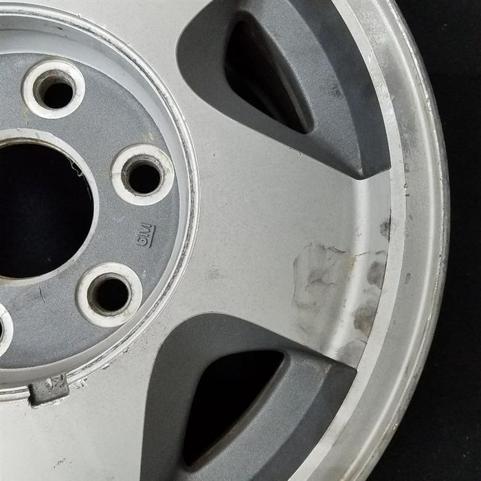 16" BLAZER/JIMMY full size 92-94 16x7 aluminum Original OEM Wheel Rim - Close-Up Detail