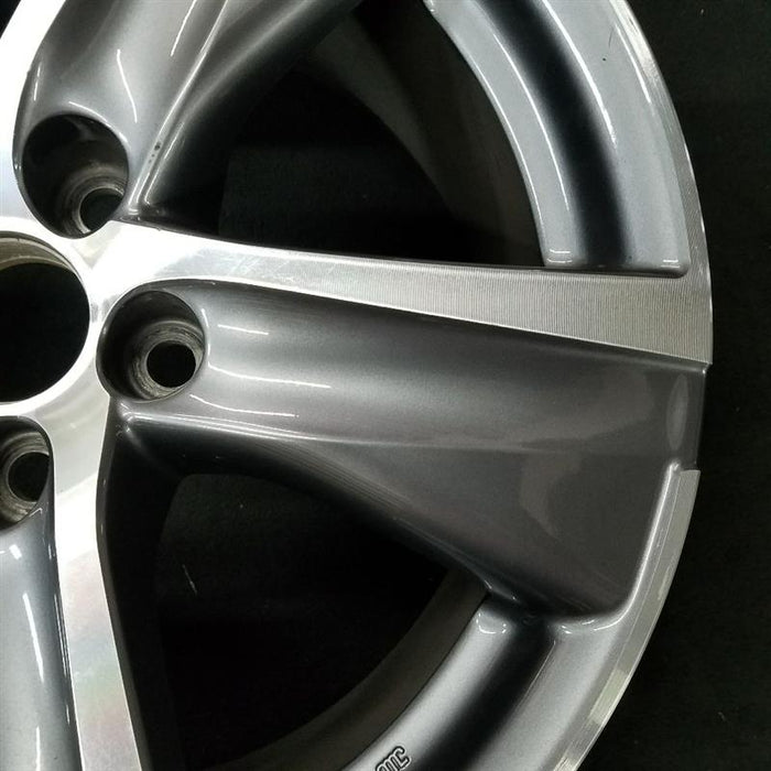 18" LEXUS GS200T 16-17 18x8 , Original OEM Wheel Rim - Close-Up Detail