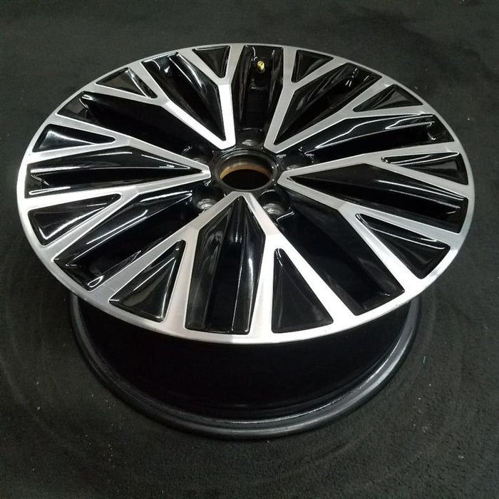 16" JETTA 19-21 16x6.5 , black pockets Original OEM Wheel Rim - Close-Up Detail