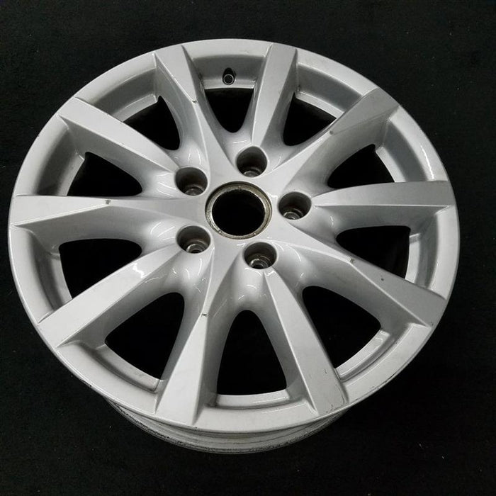 18" PORSCHE CAYENNE 11-14 18x8 alloy 10 spoke Original OEM Wheel Rim - Close-Up Detail
