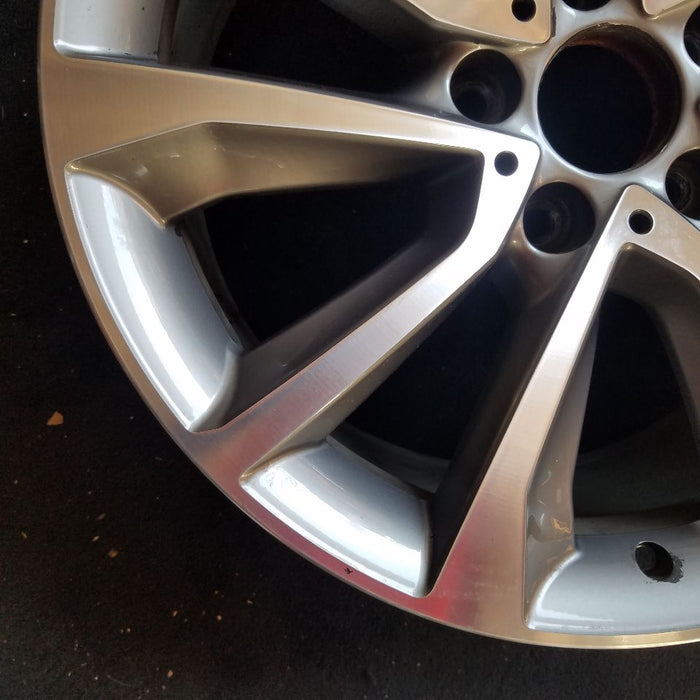 19" BMW X6 15-17 19x9 alloy 5 spoke V spoke w/dimples between lugs 18mm offset - View 9