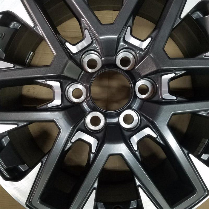 20" SEQUOIA 23-26 20x8, open spoke , machined face with black pockets Original - Angle View