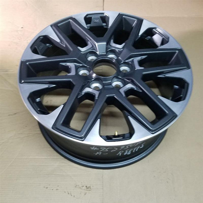 20" SEQUOIA 23-26 20x8, open spoke , machined face with black pockets Original - Side Profile