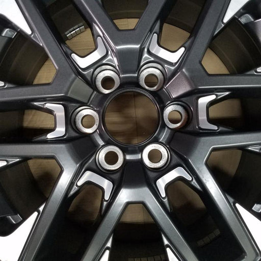 20" SEQUOIA 23-25 20x8, open spoke , machined face with black pockets Original - Angle View